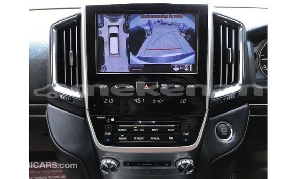 Buy Import Toyota Land Cruiser White Car in Import - Dubai in Aragatsotn Buy Import Toyota Land Cruiser White Car in Import - Dubai in Aragatsotn