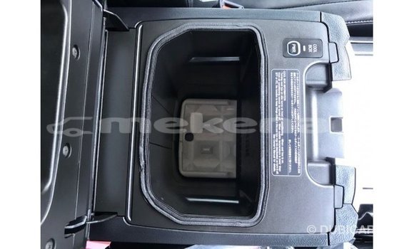 Buy Import Toyota Land Cruiser White Car in Import - Dubai in Aragatsotn Buy Import Toyota Land Cruiser White Car in Import - Dubai in Aragatsotn