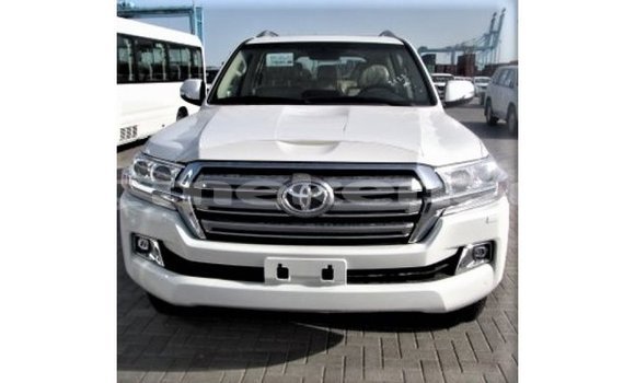 Buy Import Toyota Land Cruiser White Car in Import - Dubai in Aragatsotn Buy Import Toyota Land Cruiser White Car in Import - Dubai in Aragatsotn