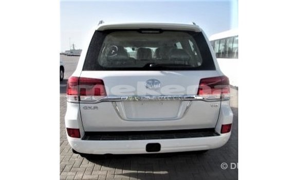 Buy Import Toyota Land Cruiser White Car in Import - Dubai in Aragatsotn Buy Import Toyota Land Cruiser White Car in Import - Dubai in Aragatsotn