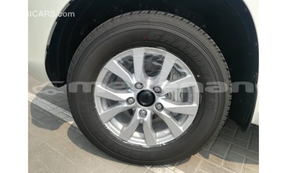 Buy Import Toyota Land Cruiser White Car in Import - Dubai in Aragatsotn Buy Import Toyota Land Cruiser White Car in Import - Dubai in Aragatsotn