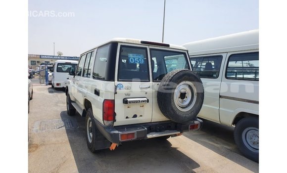 Buy Import Toyota Land Cruiser White Car in Import - Dubai in Aragatsotn Buy Import Toyota Land Cruiser White Car in Import - Dubai in Aragatsotn