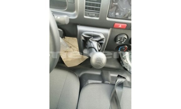 Buy Import Toyota Hiace White Car in Import - Dubai in Aragatsotn Buy Import Toyota Hiace White Car in Import - Dubai in Aragatsotn