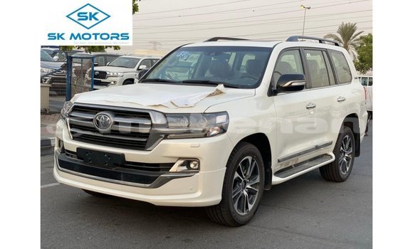 Buy Import Toyota Land Cruiser White Car in Import - Dubai in Aragatsotn Buy Import Toyota Land Cruiser White Car in Import - Dubai in Aragatsotn