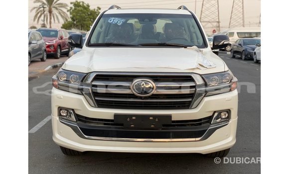 Buy Import Toyota Land Cruiser White Car in Import - Dubai in Aragatsotn Buy Import Toyota Land Cruiser White Car in Import - Dubai in Aragatsotn