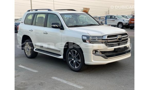 Buy Import Toyota Land Cruiser White Car in Import - Dubai in Aragatsotn Buy Import Toyota Land Cruiser White Car in Import - Dubai in Aragatsotn
