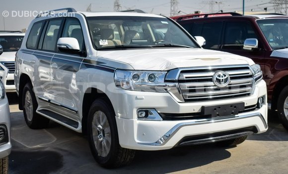 Buy Import Toyota Land Cruiser White Car in Import - Dubai in Aragatsotn Buy Import Toyota Land Cruiser White Car in Import - Dubai in Aragatsotn