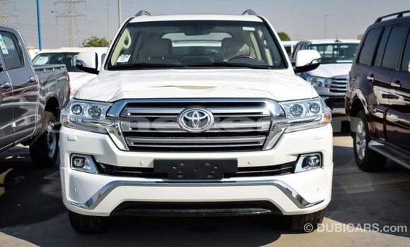 Buy Import Toyota Land Cruiser White Car in Import - Dubai in Aragatsotn Buy Import Toyota Land Cruiser White Car in Import - Dubai in Aragatsotn