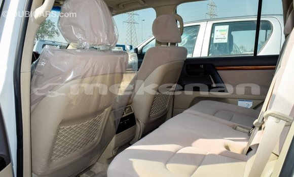 Buy Import Toyota Land Cruiser White Car in Import - Dubai in Aragatsotn Buy Import Toyota Land Cruiser White Car in Import - Dubai in Aragatsotn