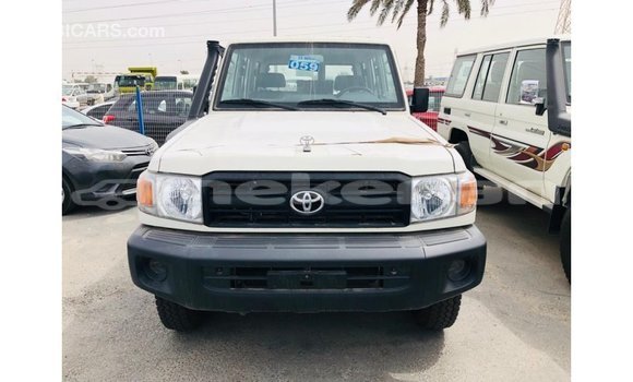 Buy Import Toyota Land Cruiser White Car in Import - Dubai in Aragatsotn Buy Import Toyota Land Cruiser White Car in Import - Dubai in Aragatsotn