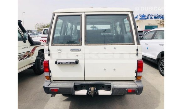 Buy Import Toyota Land Cruiser White Car in Import - Dubai in Aragatsotn Buy Import Toyota Land Cruiser White Car in Import - Dubai in Aragatsotn
