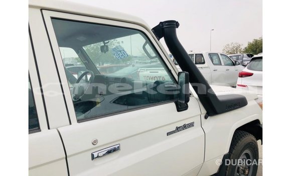 Buy Import Toyota Land Cruiser White Car in Import - Dubai in Aragatsotn Buy Import Toyota Land Cruiser White Car in Import - Dubai in Aragatsotn