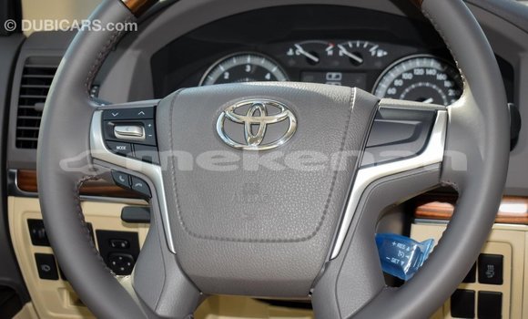 Buy Import Toyota Land Cruiser White Car in Import - Dubai in Aragatsotn Buy Import Toyota Land Cruiser White Car in Import - Dubai in Aragatsotn