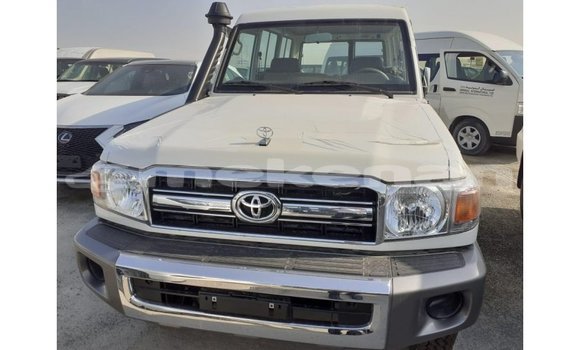 Buy Import Toyota Land Cruiser White Car in Import - Dubai in Aragatsotn Buy Import Toyota Land Cruiser White Car in Import - Dubai in Aragatsotn