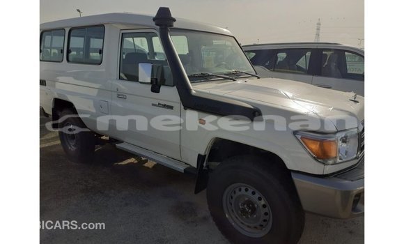 Buy Import Toyota Land Cruiser White Car in Import - Dubai in Aragatsotn Buy Import Toyota Land Cruiser White Car in Import - Dubai in Aragatsotn