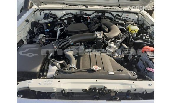 Buy Import Toyota Land Cruiser White Car in Import - Dubai in Aragatsotn Buy Import Toyota Land Cruiser White Car in Import - Dubai in Aragatsotn