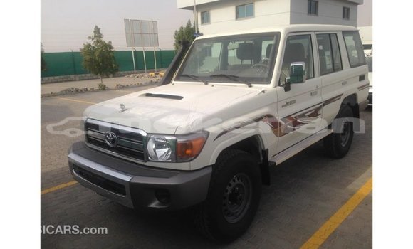 Buy Import Toyota Land Cruiser White Car in Import - Dubai in Aragatsotn Buy Import Toyota Land Cruiser White Car in Import - Dubai in Aragatsotn