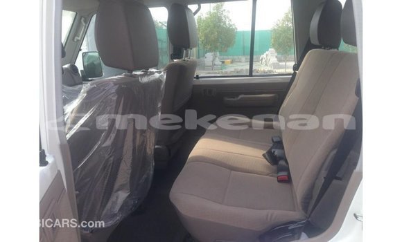 Buy Import Toyota Land Cruiser White Car in Import - Dubai in Aragatsotn Buy Import Toyota Land Cruiser White Car in Import - Dubai in Aragatsotn
