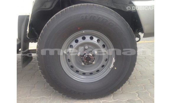 Buy Import Toyota Land Cruiser White Car in Import - Dubai in Aragatsotn Buy Import Toyota Land Cruiser White Car in Import - Dubai in Aragatsotn