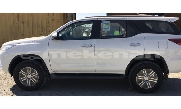 Buy Import Toyota Fortuner White Car in Import - Dubai in Aragatsotn Buy Import Toyota Fortuner White Car in Import - Dubai in Aragatsotn