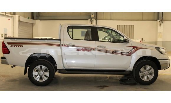 Buy Import Toyota Hilux White Car in Import - Dubai in Aragatsotn Buy Import Toyota Hilux White Car in Import - Dubai in Aragatsotn