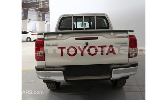 Buy Import Toyota Hilux White Car in Import - Dubai in Aragatsotn Buy Import Toyota Hilux White Car in Import - Dubai in Aragatsotn