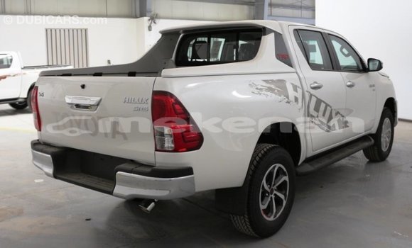 Buy Import Toyota Hilux White Car in Import - Dubai in Aragatsotn Buy Import Toyota Hilux White Car in Import - Dubai in Aragatsotn