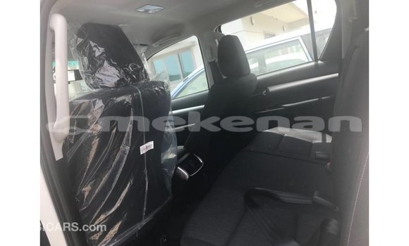 Buy Import Toyota Hilux White Car in Import - Dubai in Aragatsotn Buy Import Toyota Hilux White Car in Import - Dubai in Aragatsotn