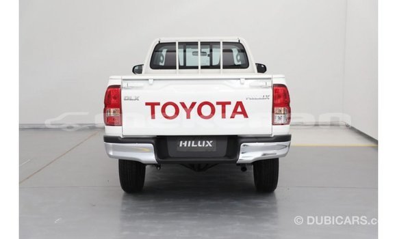 Buy Import Toyota Hilux White Car in Import - Dubai in Aragatsotn Buy Import Toyota Hilux White Car in Import - Dubai in Aragatsotn