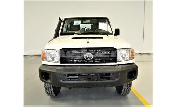 Buy Import Toyota Land Cruiser White Car in Import - Dubai in Aragatsotn Buy Import Toyota Land Cruiser White Car in Import - Dubai in Aragatsotn