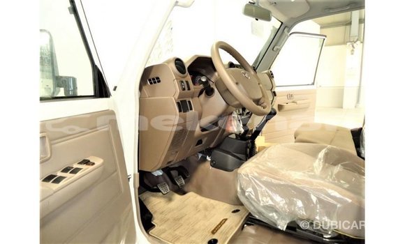 Buy Import Toyota Land Cruiser White Car in Import - Dubai in Aragatsotn Buy Import Toyota Land Cruiser White Car in Import - Dubai in Aragatsotn