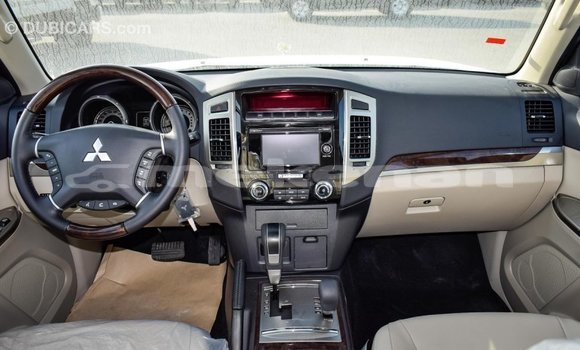 Buy Import Mitsubishi Pajero White Car in Import - Dubai in Aragatsotn Buy Import Mitsubishi Pajero White Car in Import - Dubai in Aragatsotn
