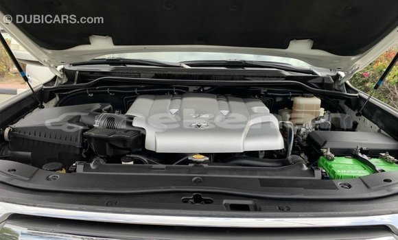 Buy Import Toyota Land Cruiser White Car in Import - Dubai in Aragatsotn Buy Import Toyota Land Cruiser White Car in Import - Dubai in Aragatsotn