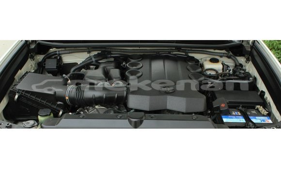 Buy Import Toyota Prado White Car in Import - Dubai in Aragatsotn Buy Import Toyota Prado White Car in Import - Dubai in Aragatsotn