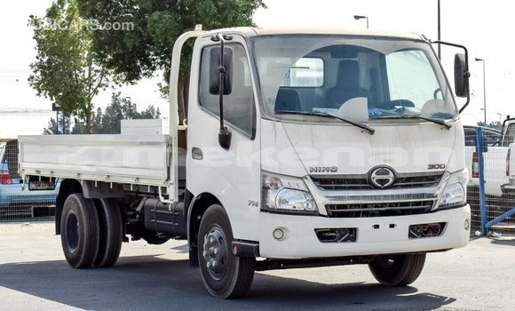 Buy Import Hino 300 Series White Truck in Import - Dubai in Aragatsotn Buy Import Hino 300 Series White Truck in Import - Dubai in Aragatsotn