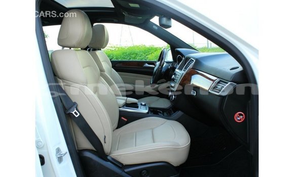 Buy Import Mercedes-Benz 350 White Car in Import - Dubai in Aragatsotn Buy Import Mercedes-Benz 350 White Car in Import - Dubai in Aragatsotn