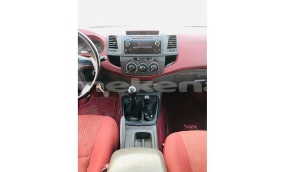 Buy Import Toyota Hilux Red Car in Import - Dubai in Aragatsotn Buy Import Toyota Hilux Red Car in Import - Dubai in Aragatsotn