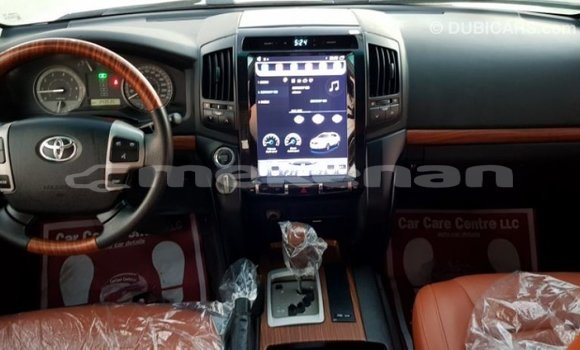 Buy Import Toyota Land Cruiser White Car in Import - Dubai in Aragatsotn Buy Import Toyota Land Cruiser White Car in Import - Dubai in Aragatsotn