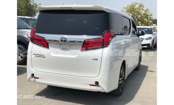 Buy Import Toyota Alphard White Car in Import - Dubai in Aragatsotn Buy Import Toyota Alphard White Car in Import - Dubai in Aragatsotn
