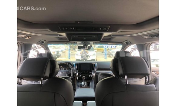 Buy Import Toyota Alphard White Car in Import - Dubai in Aragatsotn Buy Import Toyota Alphard White Car in Import - Dubai in Aragatsotn