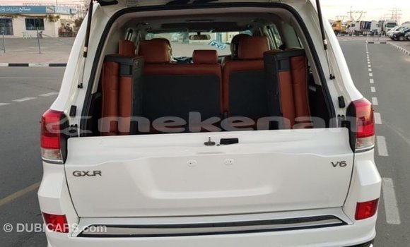 Buy Import Toyota Land Cruiser White Car in Import - Dubai in Aragatsotn Buy Import Toyota Land Cruiser White Car in Import - Dubai in Aragatsotn