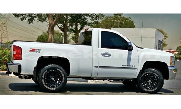 Buy Import Chevrolet Silverado White Car in Import - Dubai in Aragatsotn Buy Import Chevrolet Silverado White Car in Import - Dubai in Aragatsotn
