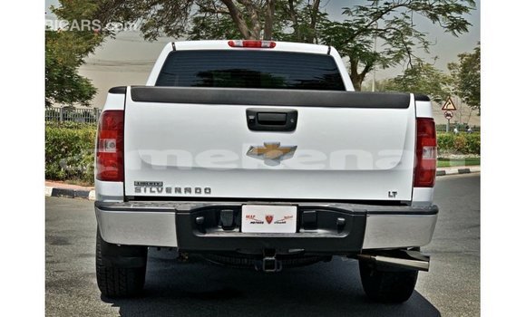 Buy Import Chevrolet Silverado White Car in Import - Dubai in Aragatsotn Buy Import Chevrolet Silverado White Car in Import - Dubai in Aragatsotn