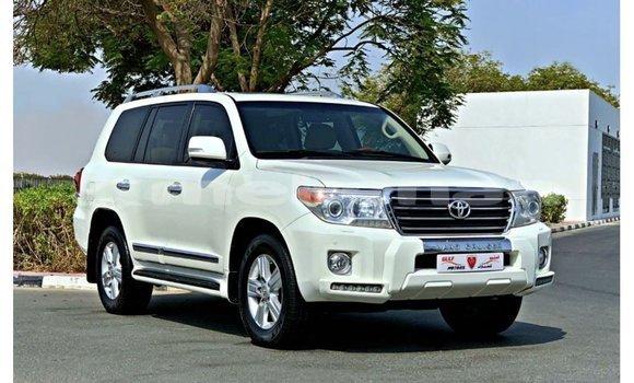 Buy Import Toyota Land Cruiser White Car in Import - Dubai in Aragatsotn Buy Import Toyota Land Cruiser White Car in Import - Dubai in Aragatsotn