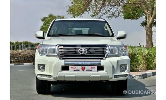 Buy Import Toyota Land Cruiser White Car in Import - Dubai in Aragatsotn Buy Import Toyota Land Cruiser White Car in Import - Dubai in Aragatsotn