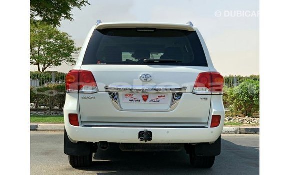 Buy Import Toyota Land Cruiser White Car in Import - Dubai in Aragatsotn Buy Import Toyota Land Cruiser White Car in Import - Dubai in Aragatsotn