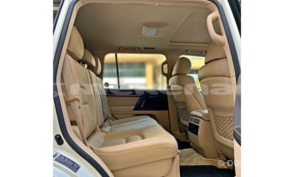 Buy Import Toyota Land Cruiser White Car in Import - Dubai in Aragatsotn Buy Import Toyota Land Cruiser White Car in Import - Dubai in Aragatsotn