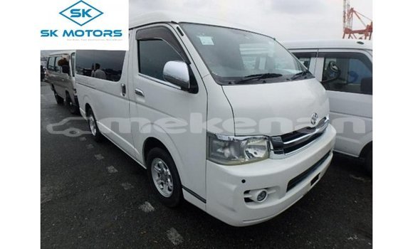 Buy Import Toyota Regius White Car in Import - Dubai in Aragatsotn Buy Import Toyota Regius White Car in Import - Dubai in Aragatsotn