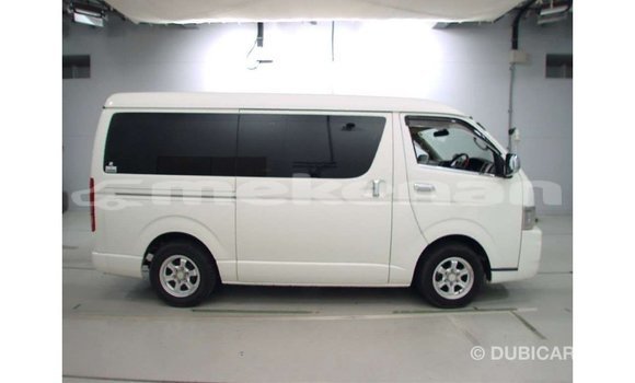 Buy Import Toyota Regius White Car in Import - Dubai in Aragatsotn Buy Import Toyota Regius White Car in Import - Dubai in Aragatsotn