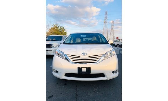 Buy Import Toyota Sienna White Car in Import - Dubai in Aragatsotn Buy Import Toyota Sienna White Car in Import - Dubai in Aragatsotn